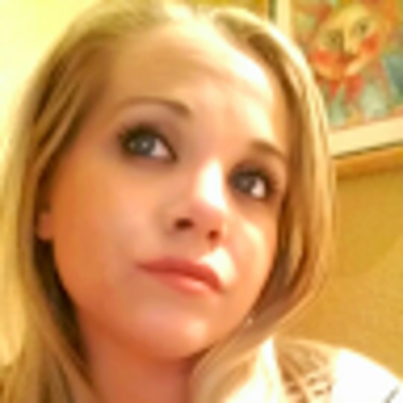 Meet your Posher, Amanda - Picture 1 of 1